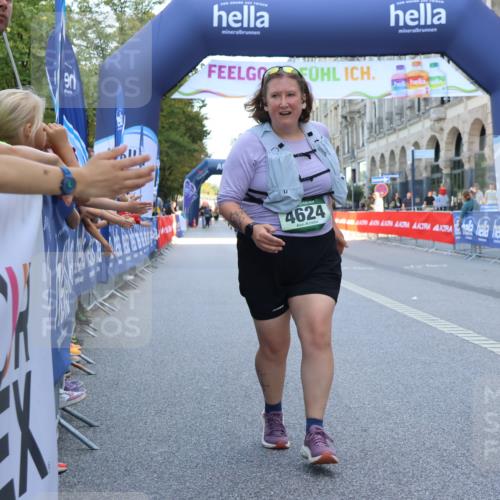 07.09.2025 - BARMER Alsterlauf Strokosch-Dieckow http://msf.ph/oto/8767279 07.09.2025 10:31:07 Ziel 2001, 5599 meine-sportfotos.de