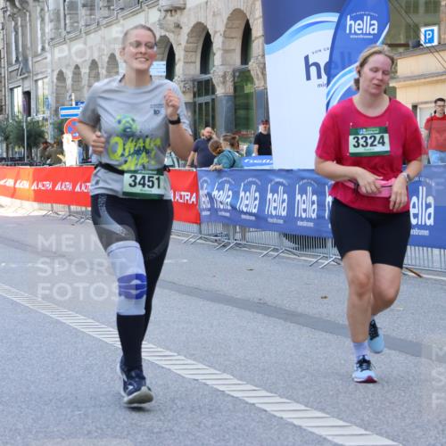 07.09.2025 - BARMER Alsterlauf Strokosch-Dieckow http://msf.ph/oto/8767431 07.09.2025 10:31:17 Ziel 2001, 4921, 4922 meine-sportfotos.de