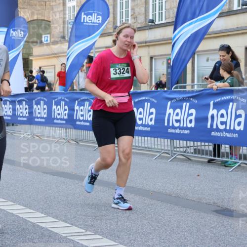 07.09.2025 - BARMER Alsterlauf Strokosch-Dieckow http://msf.ph/oto/8767509 07.09.2025 10:31:18 Ziel 2001, 4921, 4922 meine-sportfotos.de