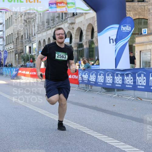 07.09.2025 - BARMER Alsterlauf Strokosch-Dieckow http://msf.ph/oto/8767632 07.09.2025 10:31:23 Ziel 2807, 4921, 4922 meine-sportfotos.de