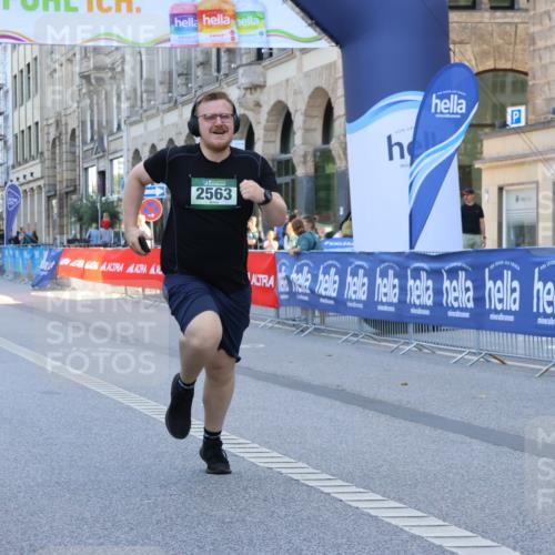 07.09.2025 - BARMER Alsterlauf Strokosch-Dieckow http://msf.ph/oto/8767651 07.09.2025 10:31:23 Ziel 2807, 4921, 4922 meine-sportfotos.de