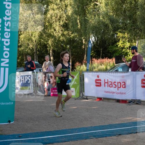 07.09.2025 - 19. Norderstedt Triathlon Zöllner http://msf.ph/oto/8767914 07.09.2025 09:12:19 Ziel 1 meine-sportfotos.de