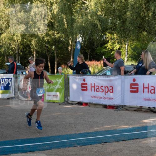07.09.2025 - 19. Norderstedt Triathlon Zöllner http://msf.ph/oto/8768043 07.09.2025 09:14:07 Ziel 41, 49 meine-sportfotos.de