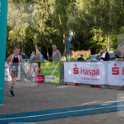 07.09.2025 - 19. Norderstedt Triathlon Zöllner http://msf.ph/oto/8768146 07.09.2025 09:15:45 Ziel 7, 17, 52 meine-sportfotos.de