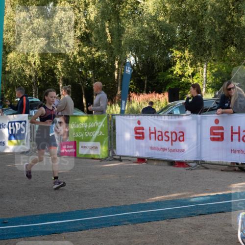 07.09.2025 - 19. Norderstedt Triathlon Zöllner http://msf.ph/oto/8768158 07.09.2025 09:15:47 Ziel 7, 17, 34, 52 meine-sportfotos.de