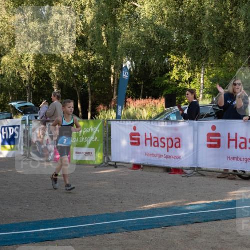 07.09.2025 - 19. Norderstedt Triathlon Zöllner http://msf.ph/oto/8768217 07.09.2025 09:16:22 Ziel 2 meine-sportfotos.de