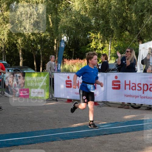 07.09.2025 - 19. Norderstedt Triathlon Zöllner http://msf.ph/oto/8768249 07.09.2025 09:16:33 Ziel 11, 16, 38 meine-sportfotos.de