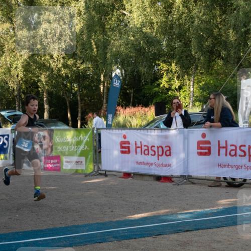 07.09.2025 - 19. Norderstedt Triathlon Zöllner http://msf.ph/oto/8768335 07.09.2025 09:17:16 Ziel 36, 40 meine-sportfotos.de