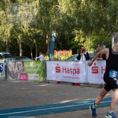 07.09.2025 - 19. Norderstedt Triathlon Zöllner http://msf.ph/oto/8768343 07.09.2025 09:17:17 Ziel 15, 36, 40 meine-sportfotos.de