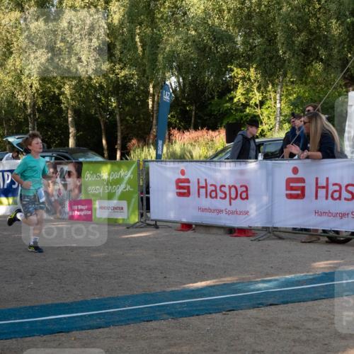 07.09.2025 - 19. Norderstedt Triathlon Zöllner http://msf.ph/oto/8768363 07.09.2025 09:17:31 Ziel 8, 13, 47 meine-sportfotos.de