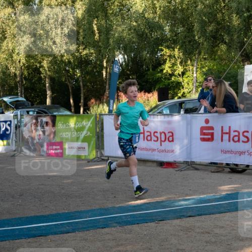 07.09.2025 - 19. Norderstedt Triathlon Zöllner http://msf.ph/oto/8768372 07.09.2025 09:17:31 Ziel 8, 13, 47 meine-sportfotos.de