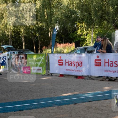07.09.2025 - 19. Norderstedt Triathlon Zöllner http://msf.ph/oto/8768379 07.09.2025 09:17:32 Ziel 8, 13, 47, 48 meine-sportfotos.de
