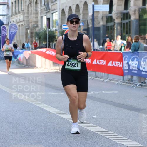 07.09.2025 - BARMER Alsterlauf Strokosch-Dieckow http://msf.ph/oto/8768435 07.09.2025 10:32:02 Ziel 3307, 4222 meine-sportfotos.de