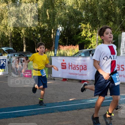 07.09.2025 - 19. Norderstedt Triathlon Zöllner http://msf.ph/oto/8768454 07.09.2025 09:17:55 Ziel 24, 31, 32, 43 meine-sportfotos.de