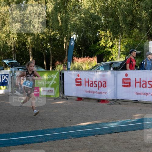 07.09.2025 - 19. Norderstedt Triathlon Zöllner http://msf.ph/oto/8768473 07.09.2025 09:18:07 Ziel 10 meine-sportfotos.de