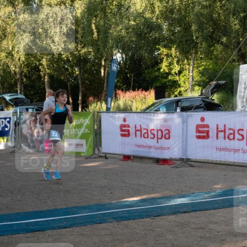 07.09.2025 - 19. Norderstedt Triathlon Zöllner http://msf.ph/oto/8768516 07.09.2025 09:19:17 Ziel 22 meine-sportfotos.de