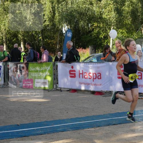 07.09.2025 - 19. Norderstedt Triathlon Zöllner http://msf.ph/oto/8768725 07.09.2025 09:46:54 Ziel 556, 570, 633 meine-sportfotos.de