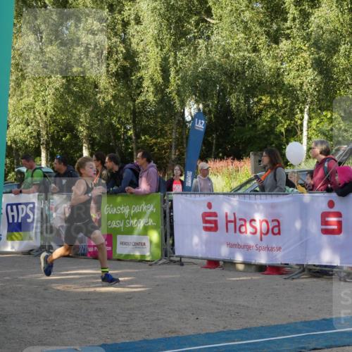 07.09.2025 - 19. Norderstedt Triathlon Zöllner http://msf.ph/oto/8768793 07.09.2025 09:47:49 Ziel 563, 601, 613 meine-sportfotos.de