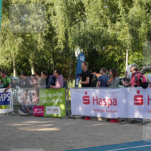 07.09.2025 - 19. Norderstedt Triathlon Zöllner http://msf.ph/oto/8768808 07.09.2025 09:48:01 Ziel 587, 591 meine-sportfotos.de