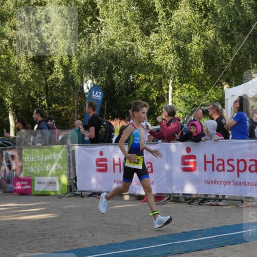 07.09.2025 - 19. Norderstedt Triathlon Zöllner http://msf.ph/oto/8768975 07.09.2025 09:48:57 Ziel 592, 629 meine-sportfotos.de