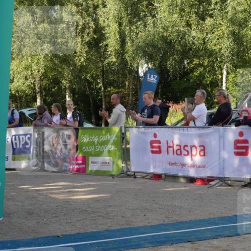 07.09.2025 - 19. Norderstedt Triathlon Zöllner http://msf.ph/oto/8769196 07.09.2025 09:51:17 Ziel 575, 599, 608, 615, 622 meine-sportfotos.de