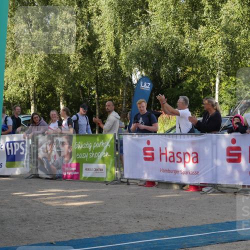 07.09.2025 - 19. Norderstedt Triathlon Zöllner http://msf.ph/oto/8769250 07.09.2025 09:51:27 Ziel 602, 606, 616, 621 meine-sportfotos.de
