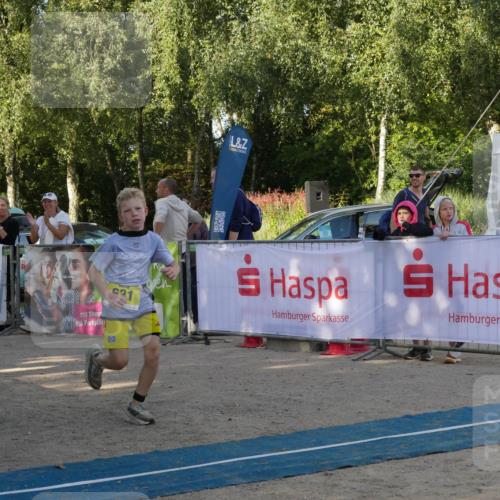 07.09.2025 - 19. Norderstedt Triathlon Zöllner http://msf.ph/oto/8769297 07.09.2025 09:52:29 Ziel 579, 580, 631, 632 meine-sportfotos.de