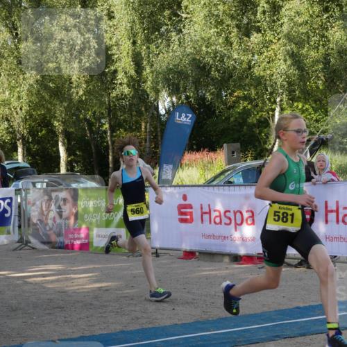 07.09.2025 - 19. Norderstedt Triathlon Zöllner http://msf.ph/oto/8769326 07.09.2025 09:53:03 Ziel 560, 581 meine-sportfotos.de