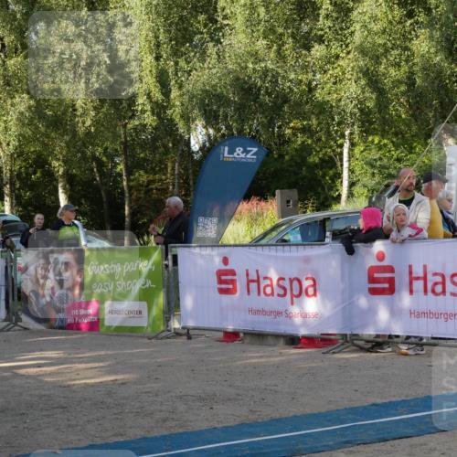 07.09.2025 - 19. Norderstedt Triathlon Zöllner http://msf.ph/oto/8769370 07.09.2025 09:53:47 Ziel 589, 610 meine-sportfotos.de