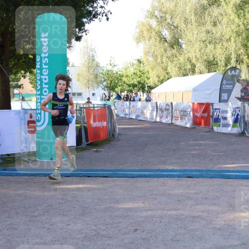 07.09.2025 - 19. Norderstedt Triathlon Zöllner http://msf.ph/oto/8769511 07.09.2025 09:12:18 Ziel 1 meine-sportfotos.de