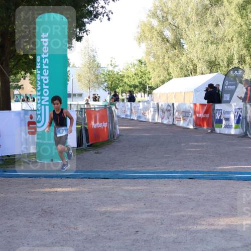 07.09.2025 - 19. Norderstedt Triathlon Zöllner http://msf.ph/oto/8769724 07.09.2025 09:14:05 Ziel 41, 49 meine-sportfotos.de