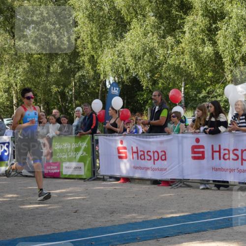 07.09.2025 - 19. Norderstedt Triathlon Zöllner http://msf.ph/oto/8769804 07.09.2025 10:49:06 Ziel 654, 1117 meine-sportfotos.de
