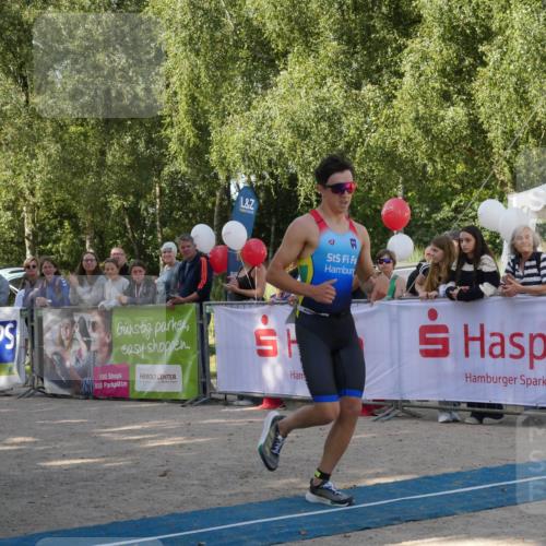 07.09.2025 - 19. Norderstedt Triathlon Zöllner http://msf.ph/oto/8769815 07.09.2025 10:49:07 Ziel 654, 1117 meine-sportfotos.de