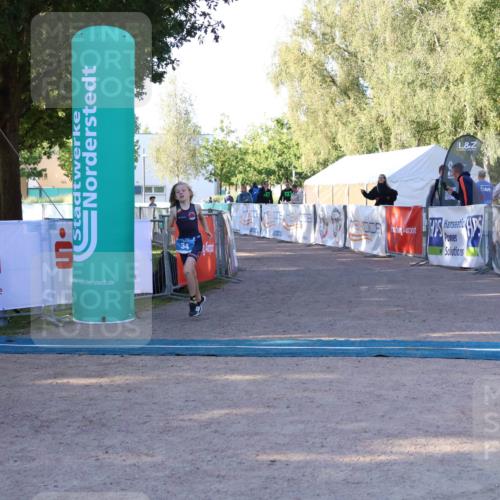 07.09.2025 - 19. Norderstedt Triathlon Zöllner http://msf.ph/oto/8769892 07.09.2025 09:15:48 Ziel 7, 17, 34 meine-sportfotos.de