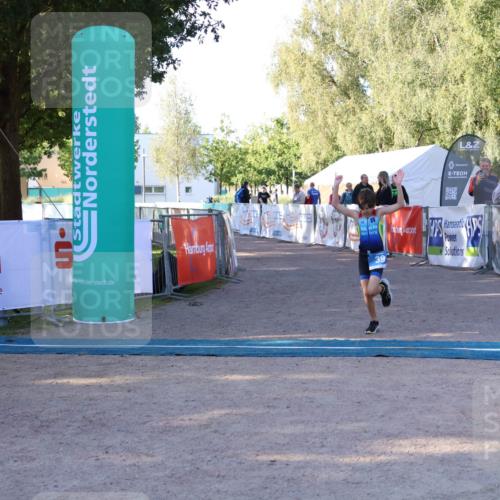 07.09.2025 - 19. Norderstedt Triathlon Zöllner http://msf.ph/oto/8769906 07.09.2025 09:15:57 Ziel 39 meine-sportfotos.de