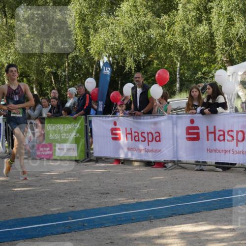07.09.2025 - 19. Norderstedt Triathlon Zöllner http://msf.ph/oto/8770033 07.09.2025 10:51:55 Ziel 648, 673, 686 meine-sportfotos.de