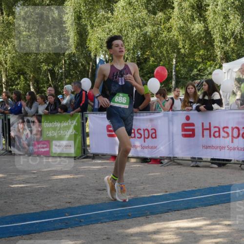 07.09.2025 - 19. Norderstedt Triathlon Zöllner http://msf.ph/oto/8770049 07.09.2025 10:51:56 Ziel 648, 673, 686 meine-sportfotos.de