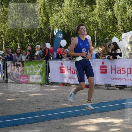 07.09.2025 - 19. Norderstedt Triathlon Zöllner http://msf.ph/oto/8770060 07.09.2025 10:51:58 Ziel 648, 673, 686 meine-sportfotos.de
