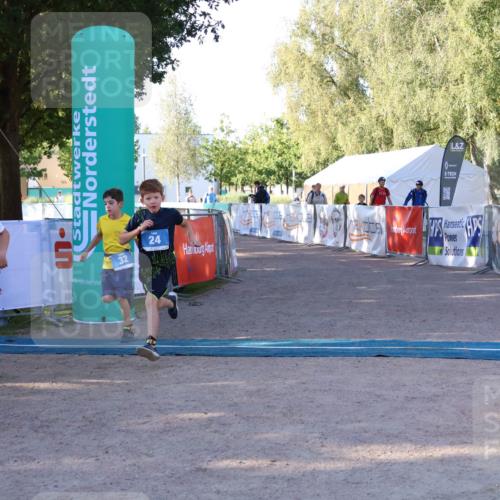 07.09.2025 - 19. Norderstedt Triathlon Zöllner http://msf.ph/oto/8770254 07.09.2025 09:17:53 Ziel 24, 31, 32, 43 meine-sportfotos.de