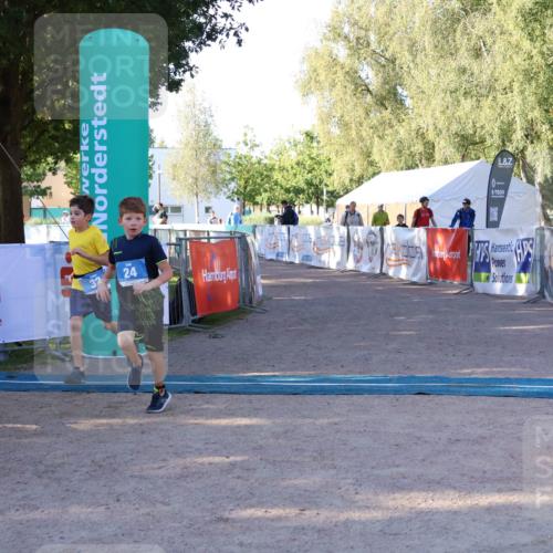 07.09.2025 - 19. Norderstedt Triathlon Zöllner http://msf.ph/oto/8770258 07.09.2025 09:17:53 Ziel 24, 31, 32, 43 meine-sportfotos.de