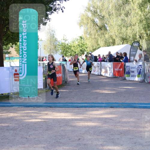 07.09.2025 - 19. Norderstedt Triathlon Zöllner http://msf.ph/oto/8770434 07.09.2025 09:45:55 Ziel 594, 595, 604 meine-sportfotos.de