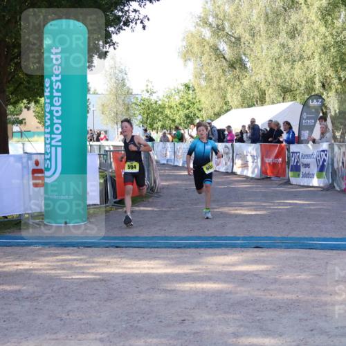 07.09.2025 - 19. Norderstedt Triathlon Zöllner http://msf.ph/oto/8770447 07.09.2025 09:45:56 Ziel 594, 595, 604 meine-sportfotos.de