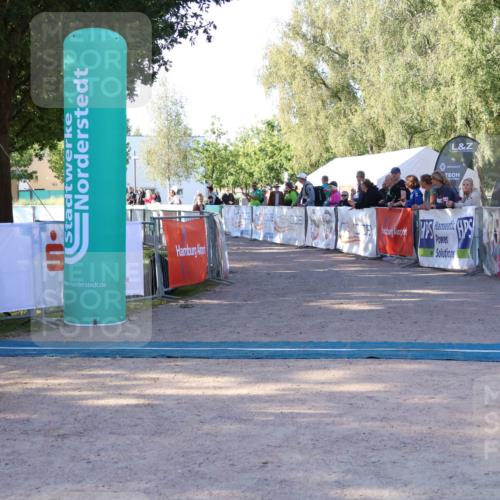 07.09.2025 - 19. Norderstedt Triathlon Zöllner http://msf.ph/oto/8770503 07.09.2025 09:46:05 Ziel 557, 600 meine-sportfotos.de