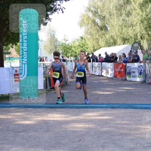 07.09.2025 - 19. Norderstedt Triathlon Zöllner http://msf.ph/oto/8770640 07.09.2025 09:47:15 Ziel 562, 609 meine-sportfotos.de