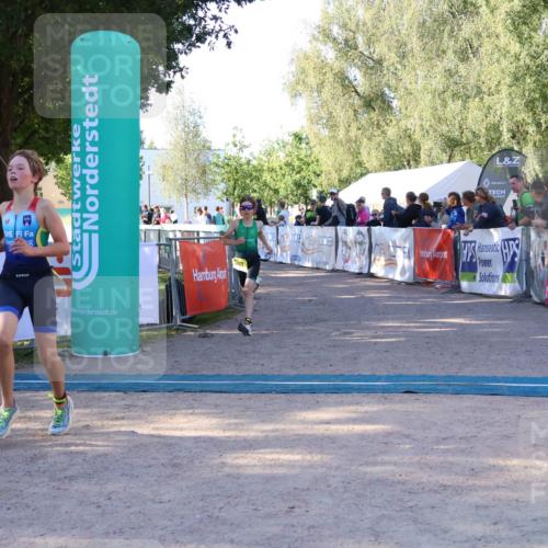 07.09.2025 - 19. Norderstedt Triathlon Zöllner http://msf.ph/oto/8770741 07.09.2025 09:48:02 Ziel 587, 591 meine-sportfotos.de