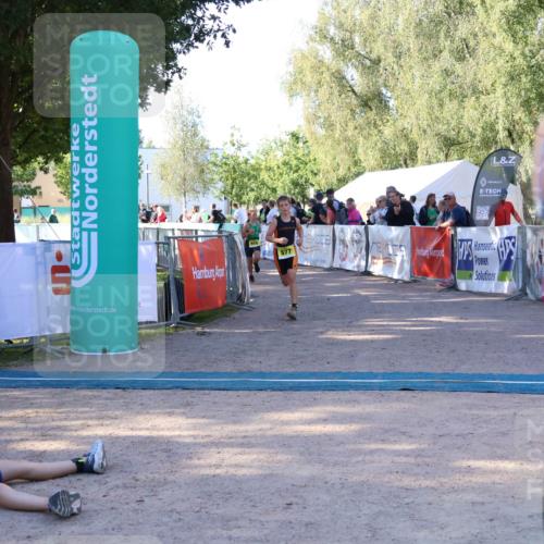07.09.2025 - 19. Norderstedt Triathlon Zöllner http://msf.ph/oto/8771174 07.09.2025 09:49:51 Ziel 577, 618 meine-sportfotos.de