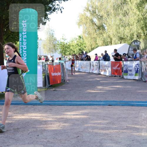 07.09.2025 - 19. Norderstedt Triathlon Zöllner http://msf.ph/oto/8771432 07.09.2025 09:51:12 Ziel 575, 599, 608, 622 meine-sportfotos.de