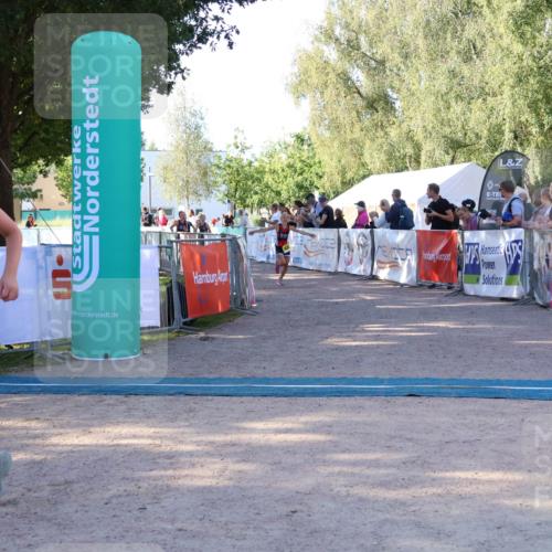 07.09.2025 - 19. Norderstedt Triathlon Zöllner http://msf.ph/oto/8771434 07.09.2025 09:51:12 Ziel 575, 599, 608, 622 meine-sportfotos.de
