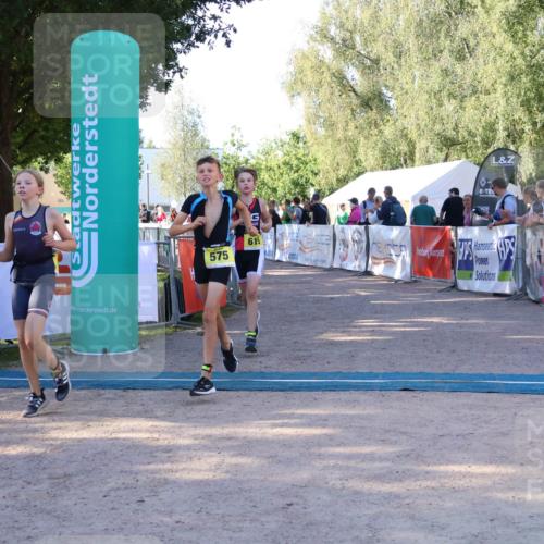 07.09.2025 - 19. Norderstedt Triathlon Zöllner http://msf.ph/oto/8771454 07.09.2025 09:51:18 Ziel 575, 608, 615, 616, 622 meine-sportfotos.de