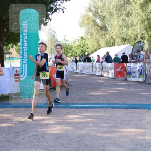 07.09.2025 - 19. Norderstedt Triathlon Zöllner http://msf.ph/oto/8771459 07.09.2025 09:51:19 Ziel 575, 608, 615, 616, 622 meine-sportfotos.de
